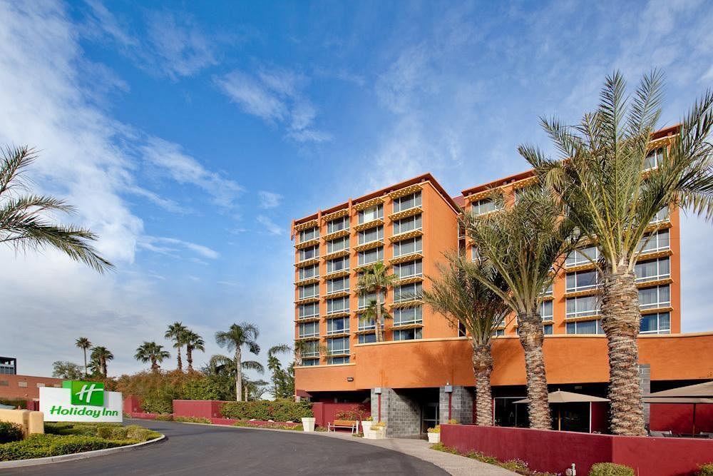 Holiday Inn Express & Suites Phoenix - Midtown, An Ihg Hotel Exterior photo